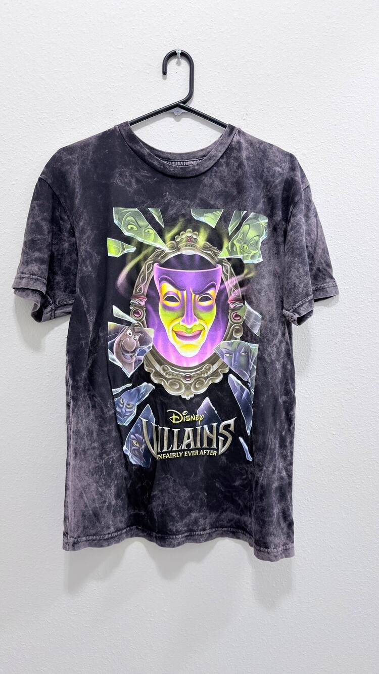 Disney Parks Villains Unfairly Ever After Magic Mirror T-Shirt Large NWT